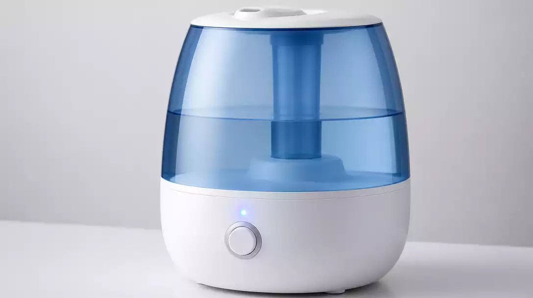 Equate humidifier with a flashing blue light indicating a problem